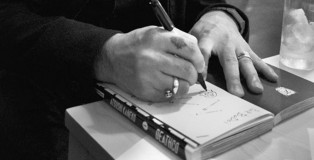 kaneko_signature-deathco_une